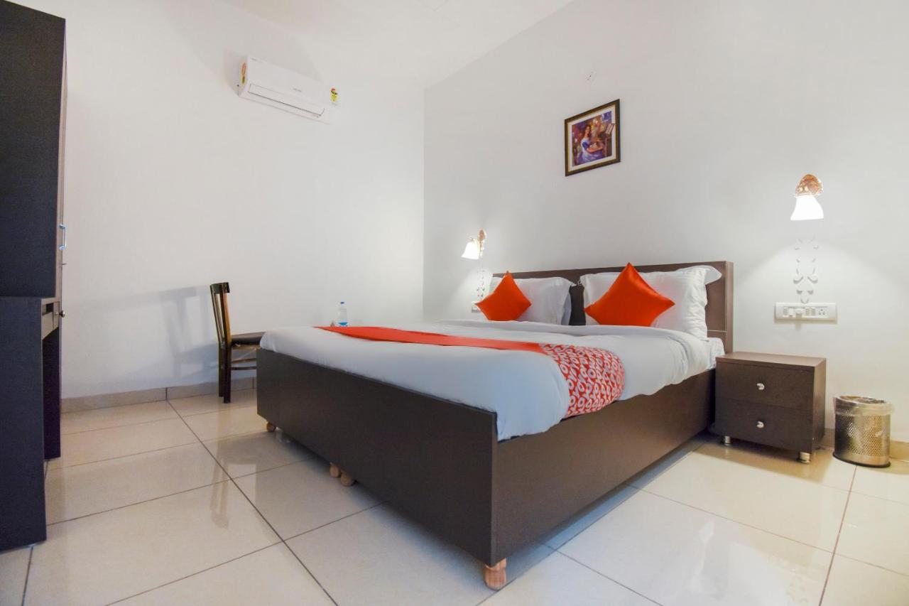 Oyo 75460 Sky High Residency Hotel Ludhiana Exterior photo