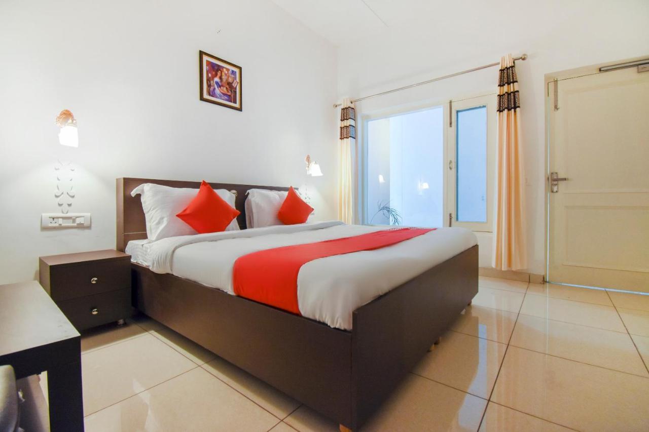 Oyo 75460 Sky High Residency Hotel Ludhiana Exterior photo
